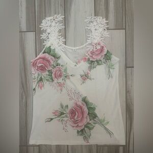 NWT; Women’s roses and lace tank, medium